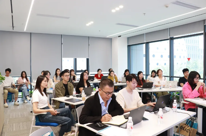 座無虛席反響熱烈，互旦科技領英營銷大師班第一期圓滿結(jié)業(yè)！