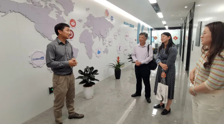 互旦科技歡迎校企合作項目領導蒞臨考察！